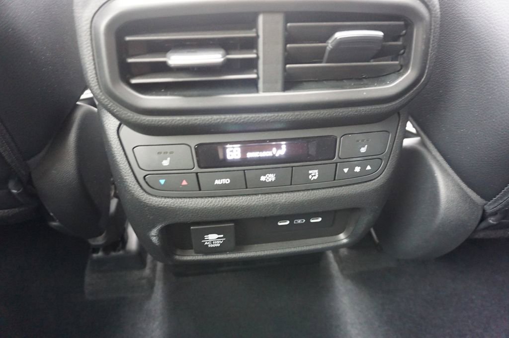 Used 2024 Honda Pilot Elite image 18