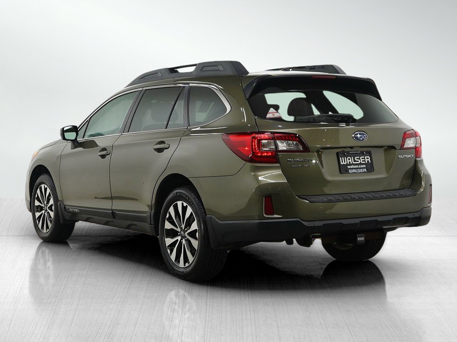 Used 2015 Subaru Outback 2.5i Limited image 3