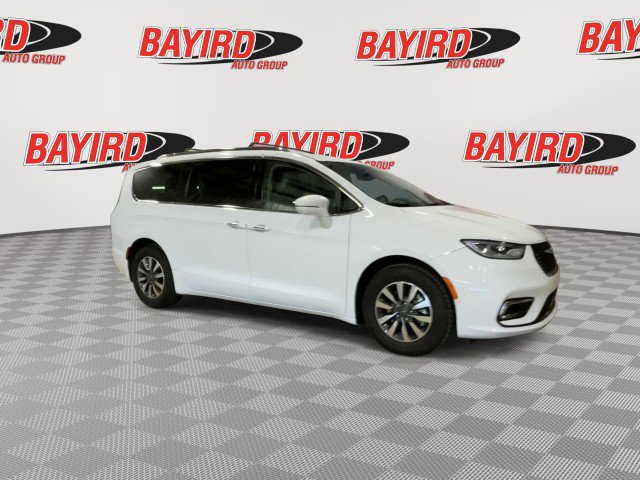 Used 2021 Chrysler Pacifica Touring-L image 3