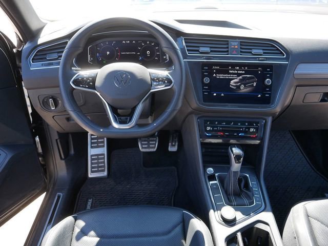 Certified 2023 Volkswagen Tiguan SEL R-Line image 21