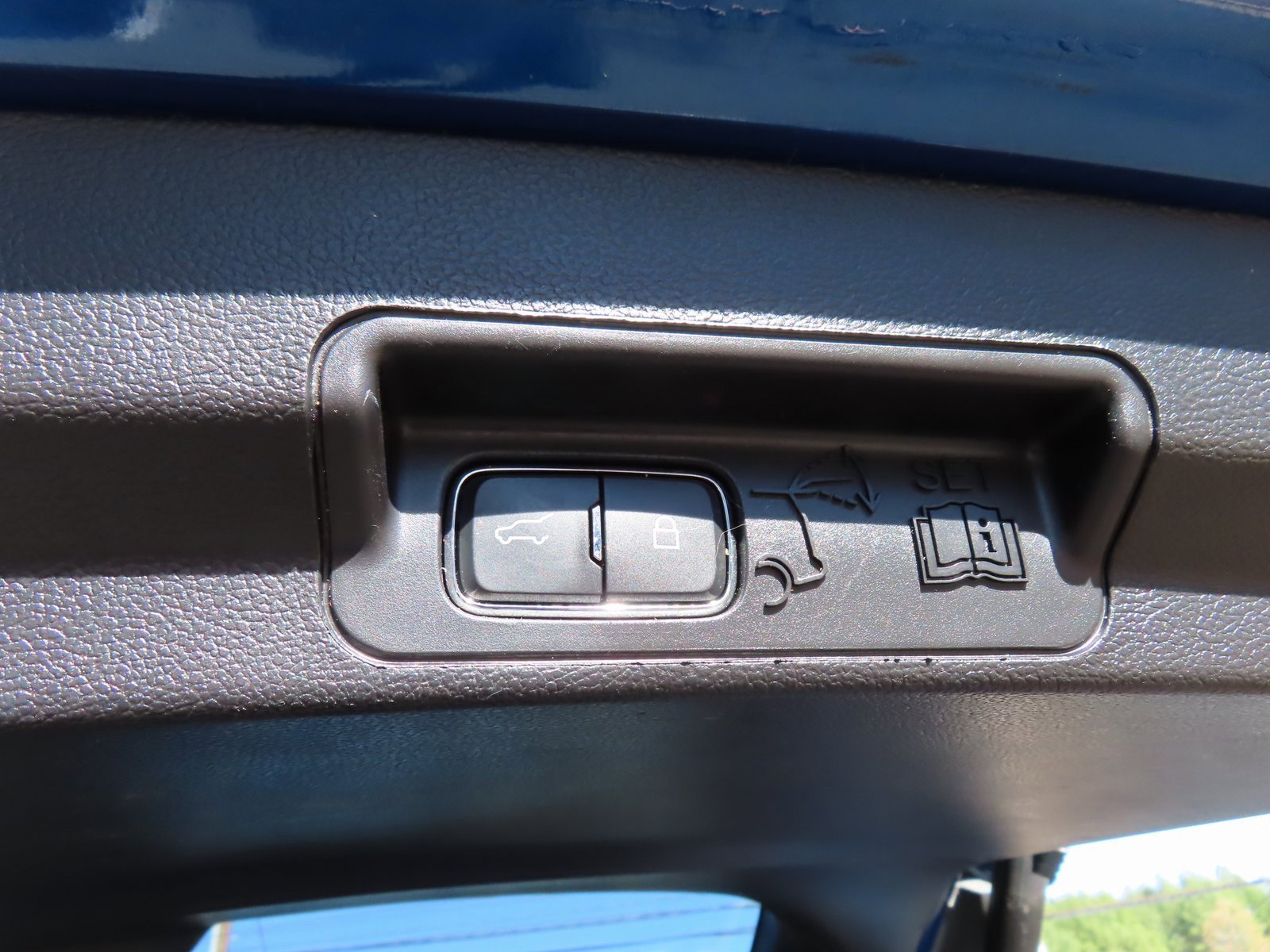 Used 2020 Ford Explorer ST w/ ST High-Performance Pack image 38