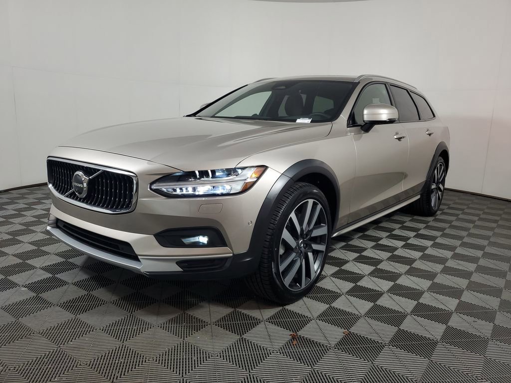 Used 2026 Volvo V90 B6 Cross Country Ultra AWD/4WD image 4