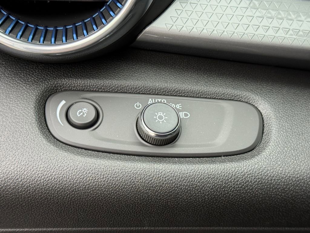 New 2026 Chevrolet Trax LT w/ Sunroof Package image 22