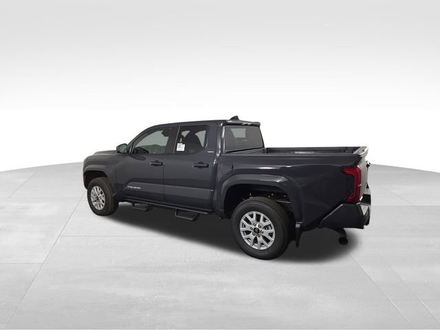 Used 2025 Toyota Tacoma SR5 AWD/4WD image 10