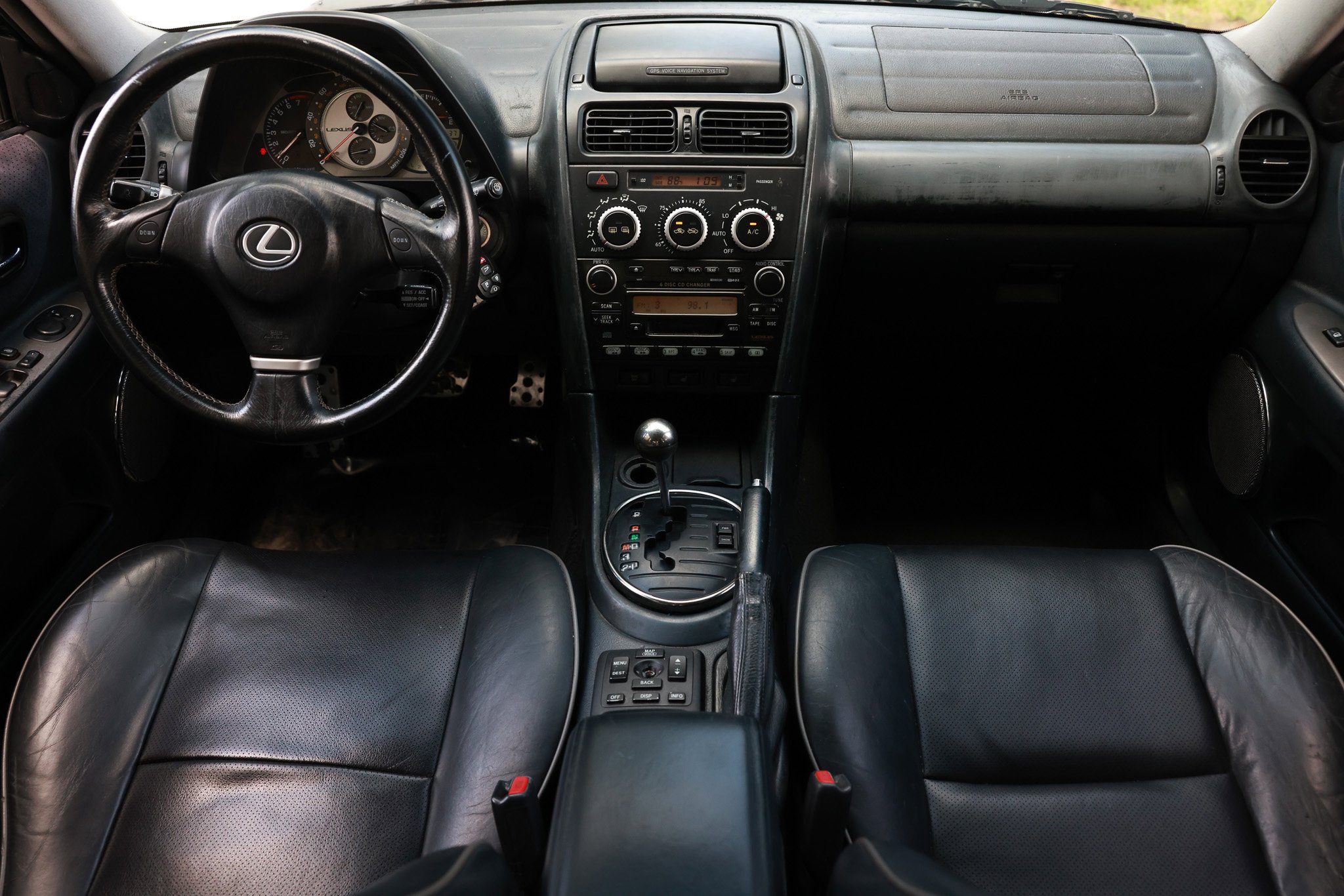 Used 2004 Lexus IS 300 RWD image 2