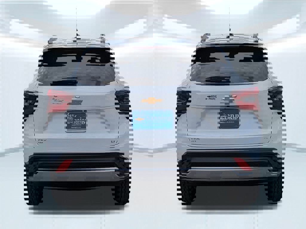 New 2026 Chevrolet Trax LT w/ Sunroof Package FWD image 5