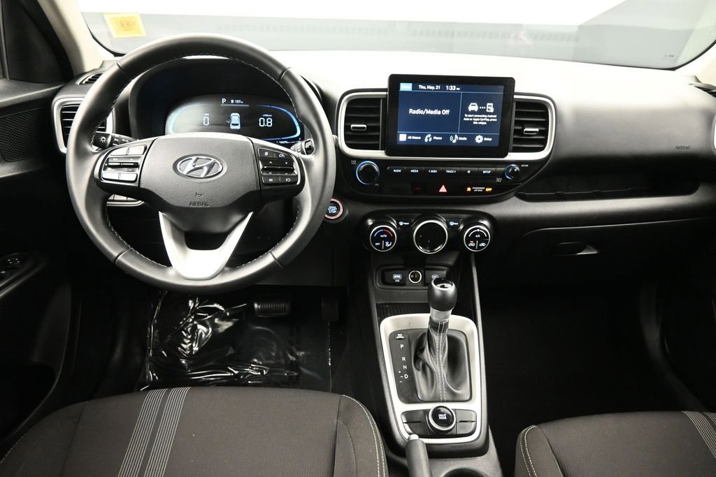 Certified 2024 Hyundai Venue SEL FWD image 20