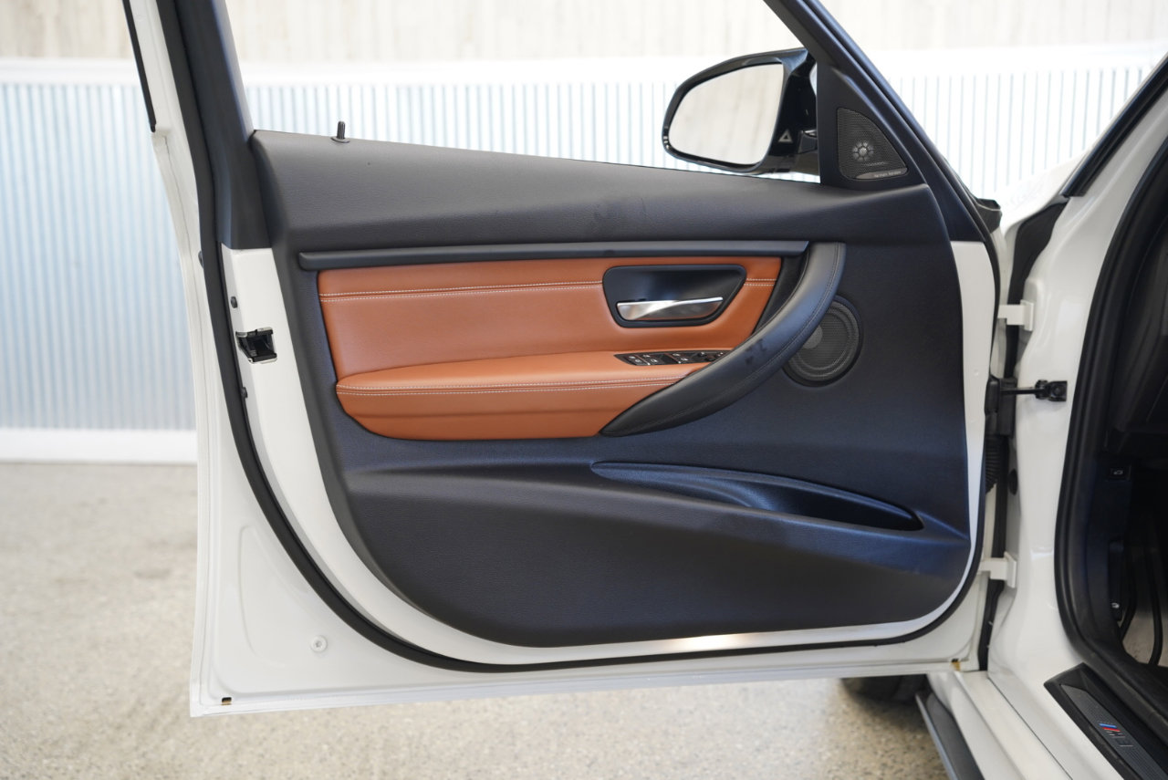 Used 2016 BMW M3 image 30