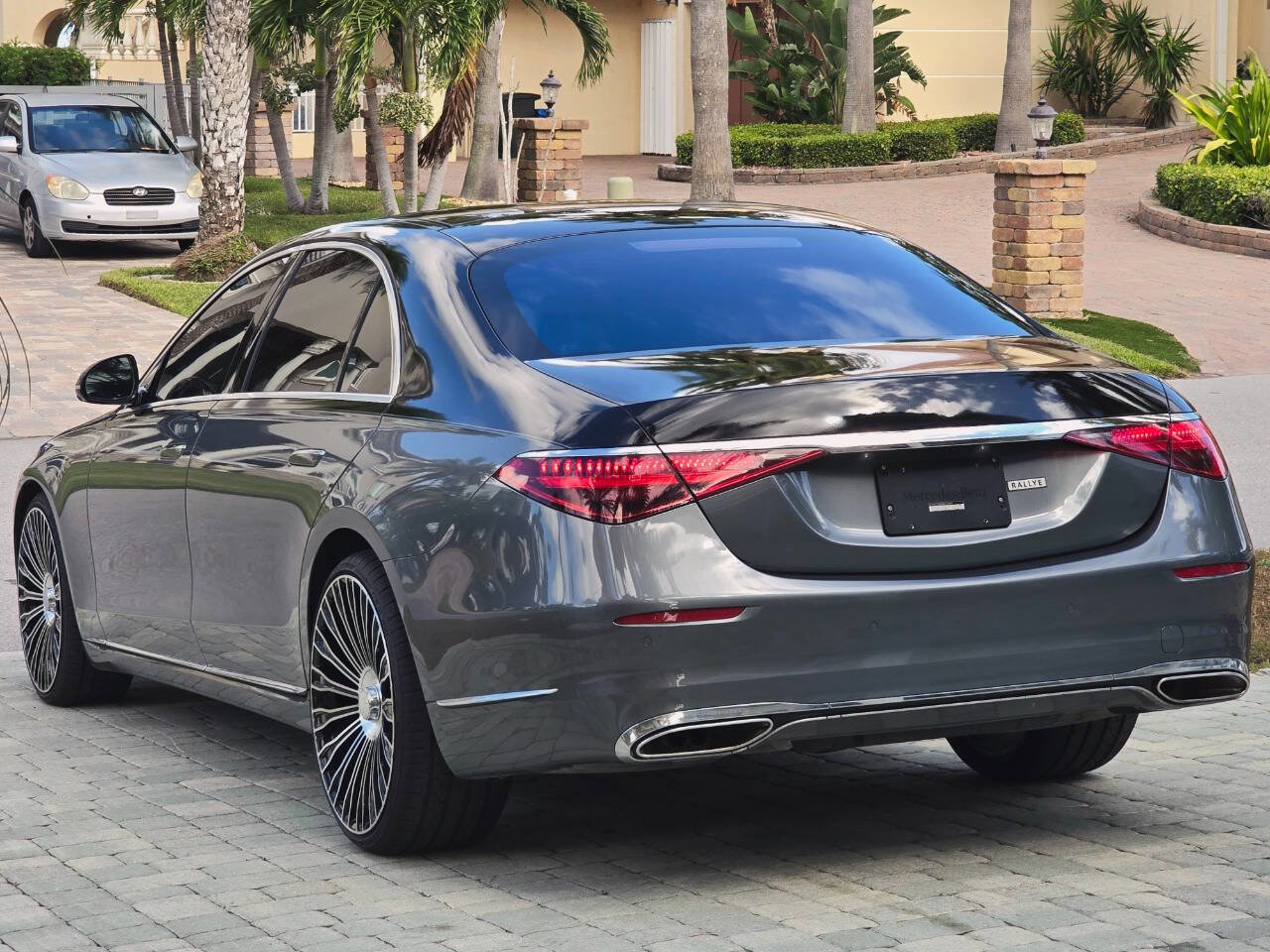 Used 2022 Mercedes-Benz S 580 4MATIC Sedan w/ Rear Seat Package image 35