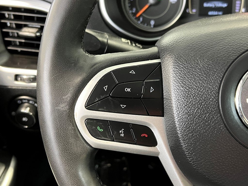 Used 2022 Jeep Cherokee Latitude w/ Sun & Sound Group image 33