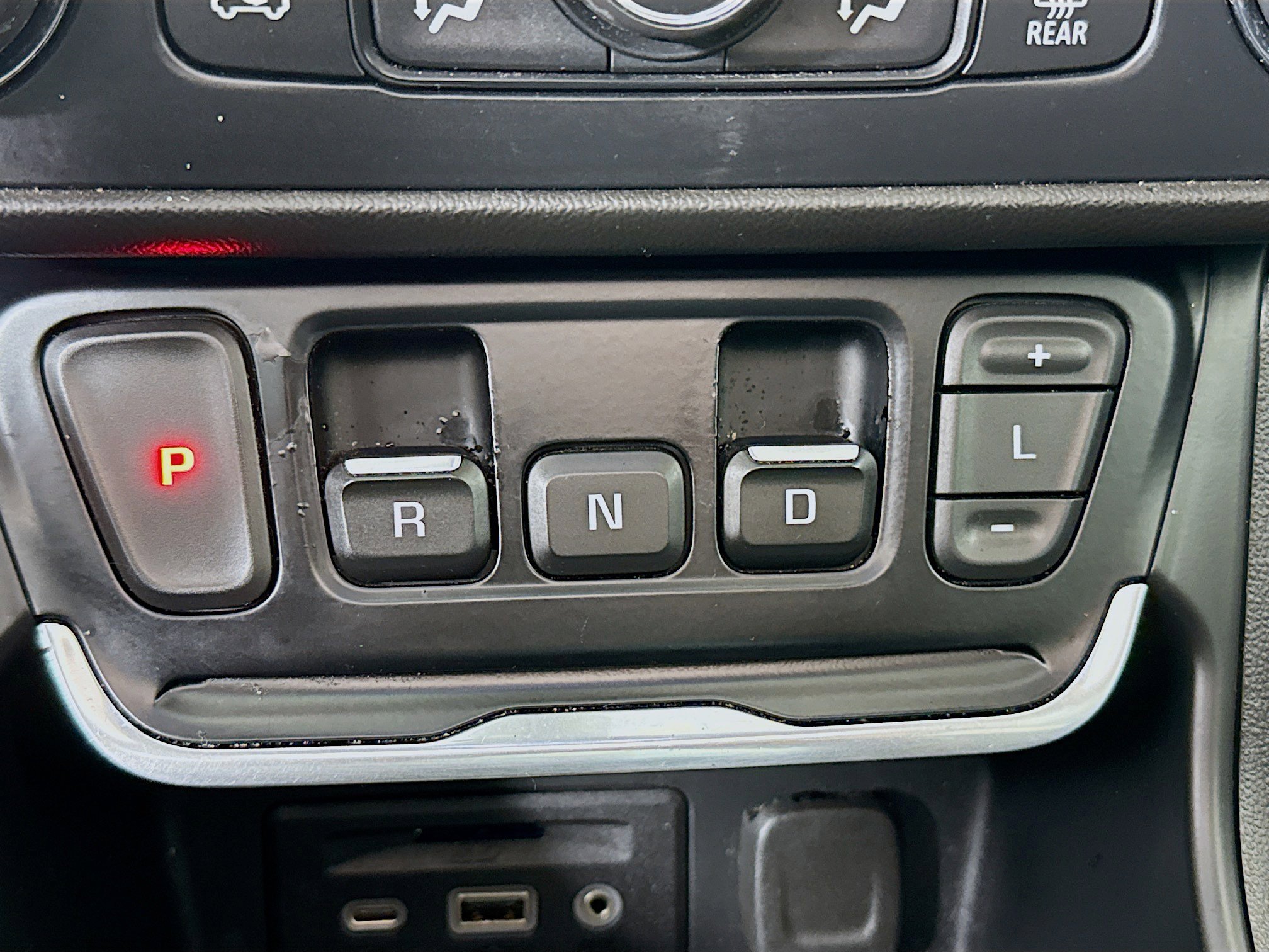 Used 2021 GMC Terrain SLT w/ Elevation Edition image 18