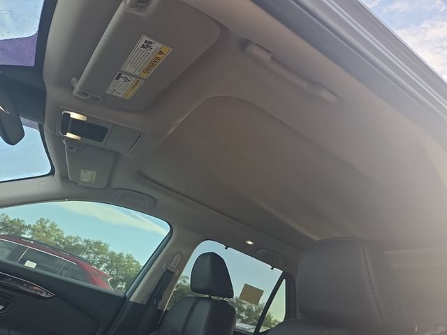 Used 2023 Honda Pilot Touring image 11
