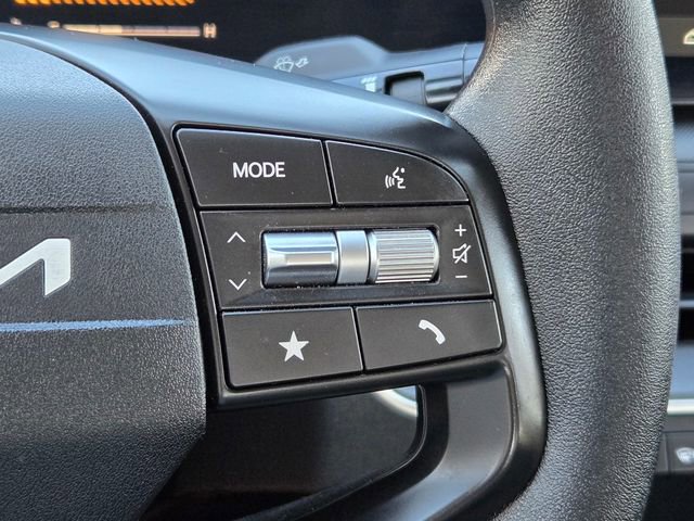 Used 2025 Kia K4 FWD image 25