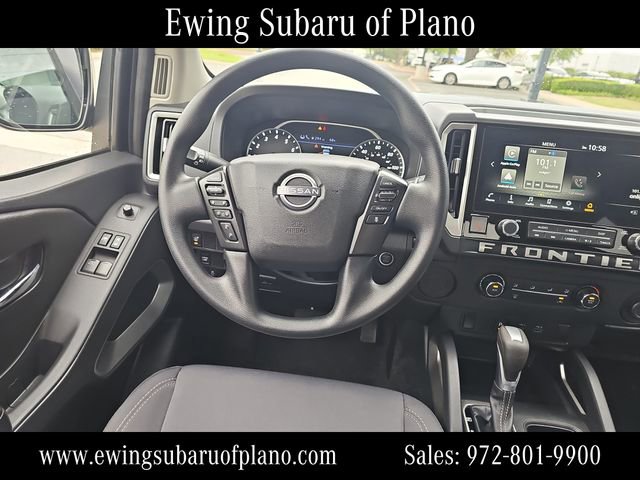 Used 2025 Nissan Frontier SV image 13