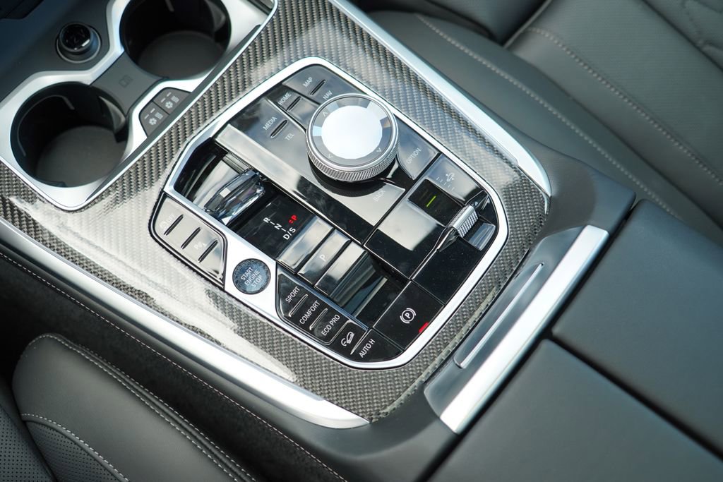 New 2026 BMW X7 M60i AWD/4WD image 17