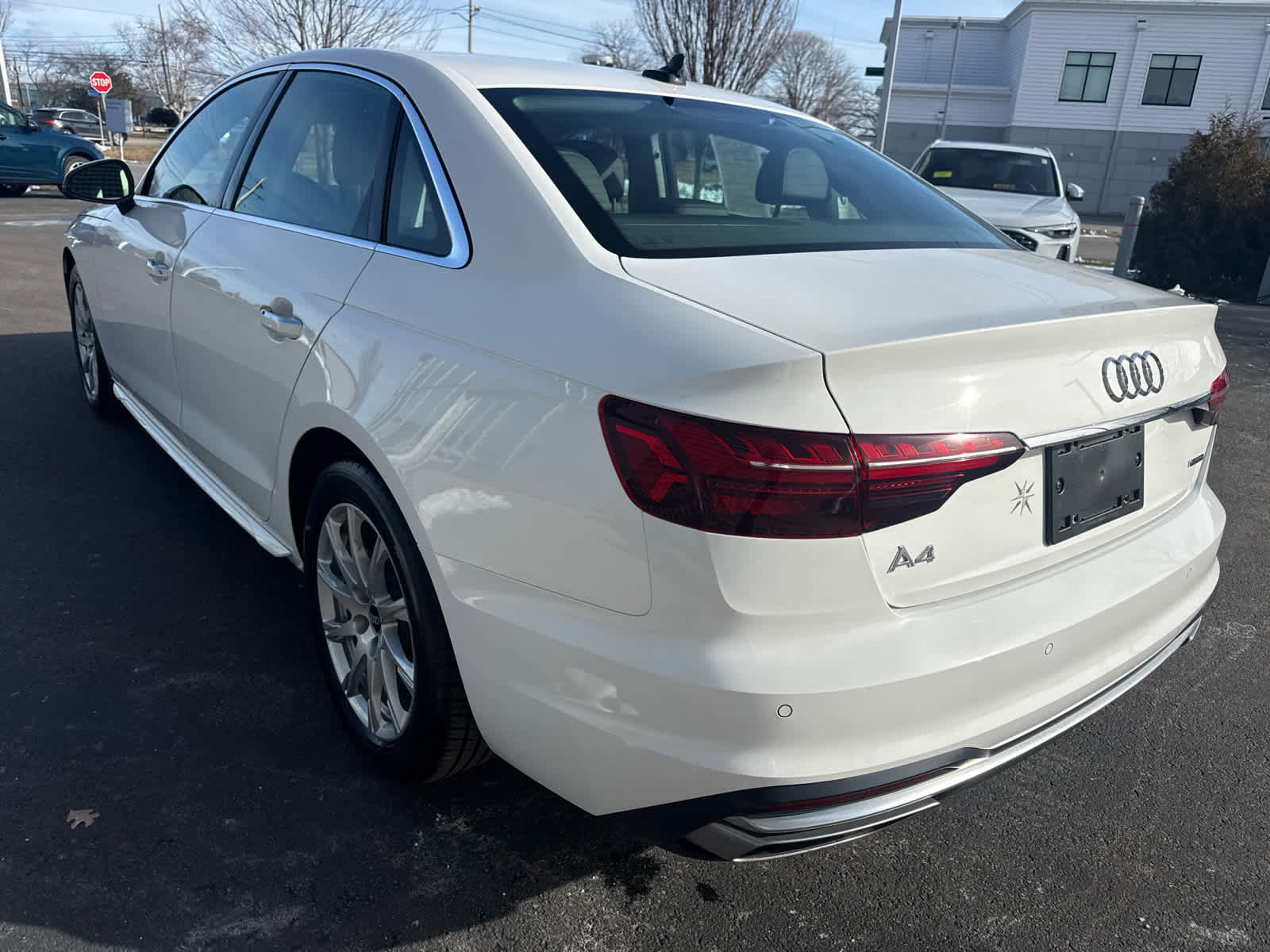 Used 2023 Audi A4 2.0T Premium w/ Convenience Package image 6
