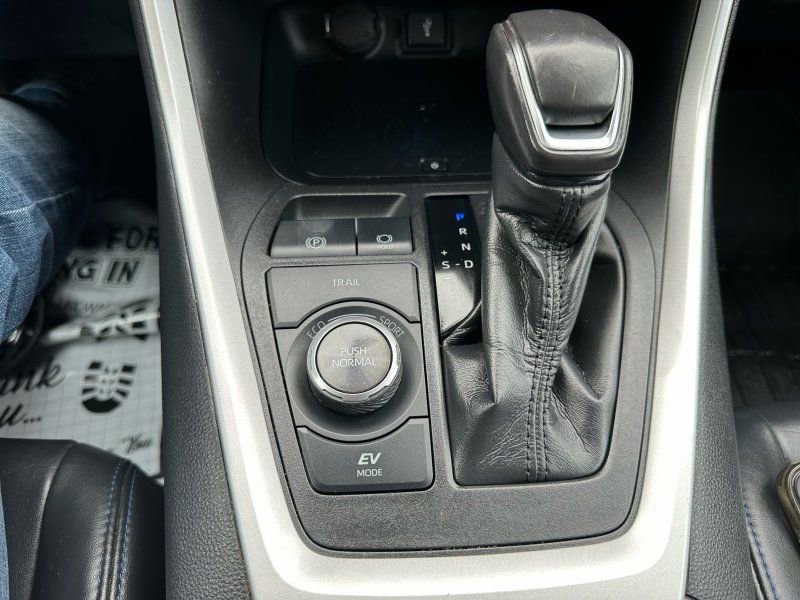 Used 2020 Toyota RAV4 XSE AWD/4WD image 20