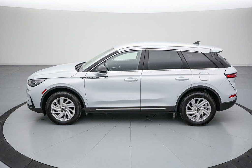 Used 2025 Lincoln Corsair AWD image 8