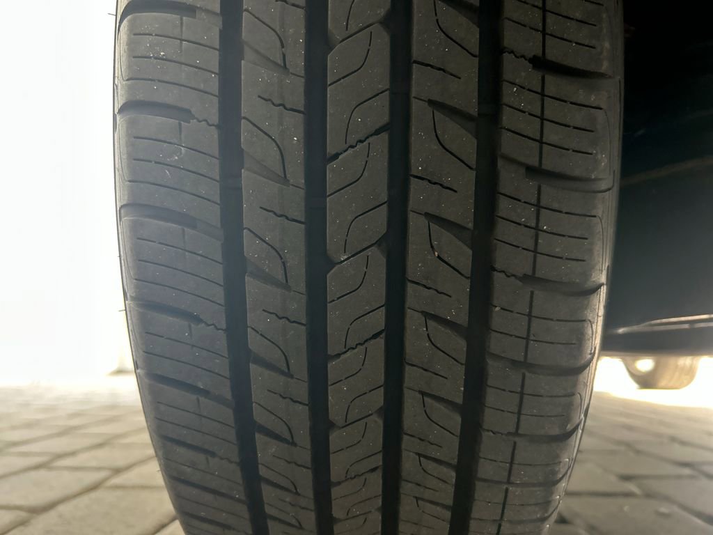 Used 2023 Toyota Highlander LE image 45