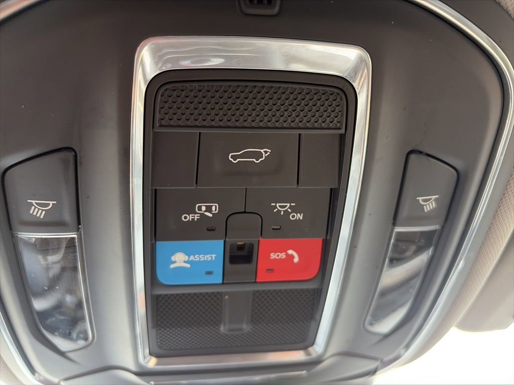 Used 2023 Jeep Grand Cherokee Limited image 36