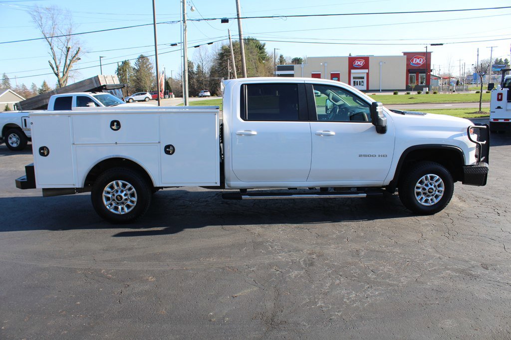 Used 2024 Chevrolet Silverado 2500 LT w/ Convenience Package image 8