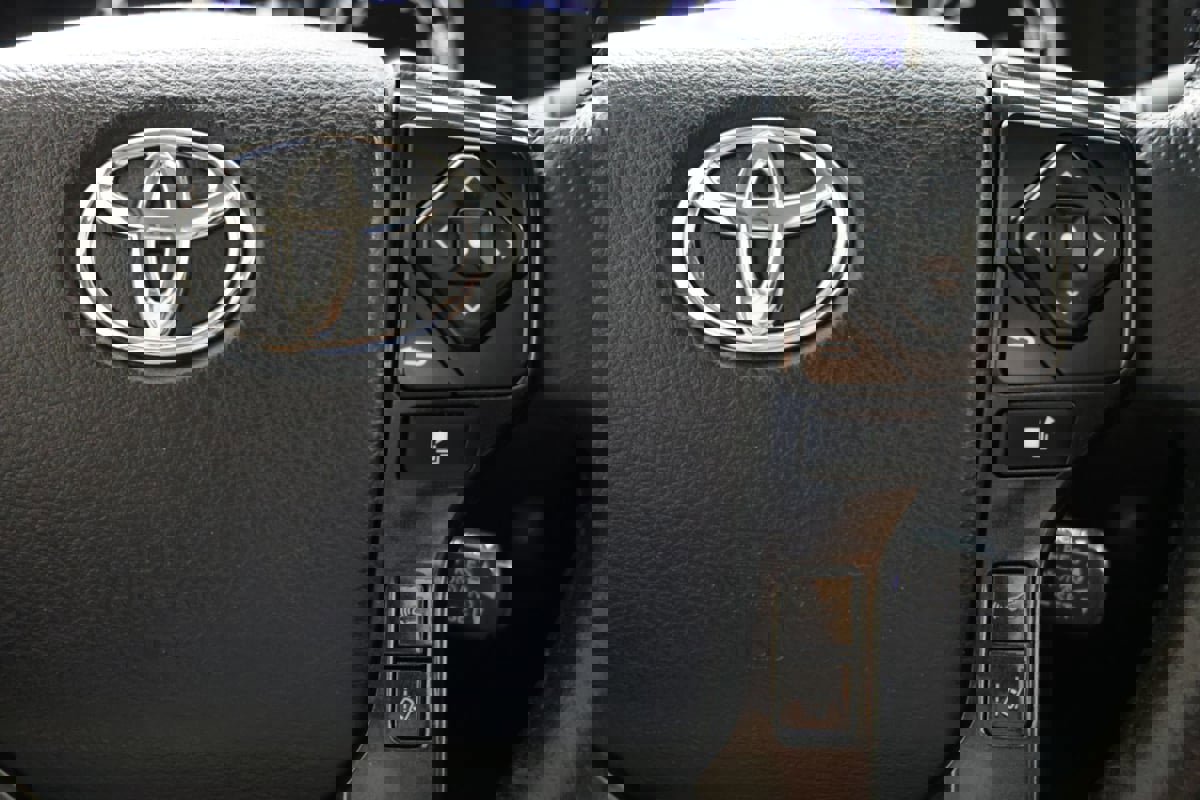 Used 2023 Toyota 4Runner TRD Off-Road Premium w/ Moonroof Package AWD/4WD image 31