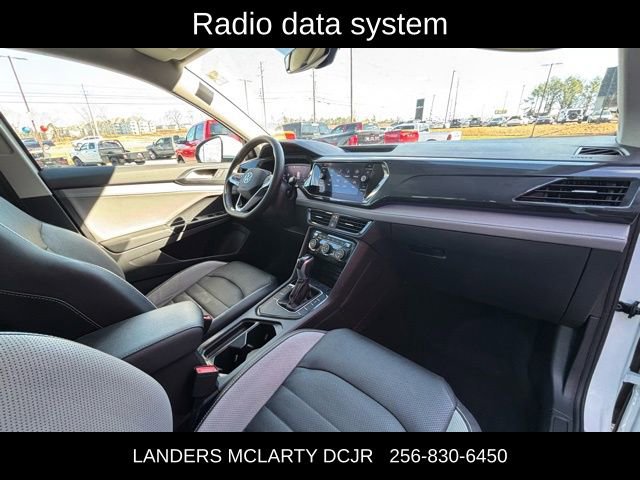 Used 2022 Volkswagen Taos SEL w/ Panoramic Sunroof Package image 9