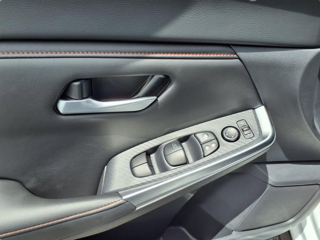 New 2025 Nissan Sentra SR w/ Midnight Edition image 10