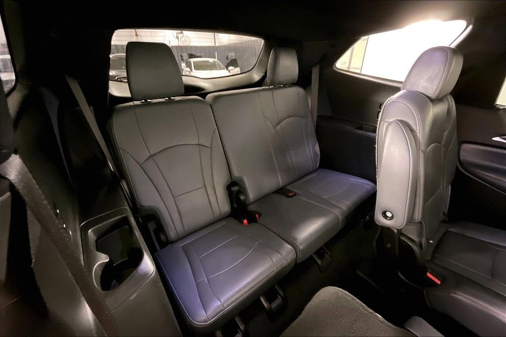 Used 2022 Buick Enclave Premium image 38