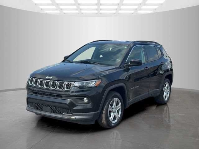 Certified 2024 Jeep Compass Latitude AWD/4WD image 3