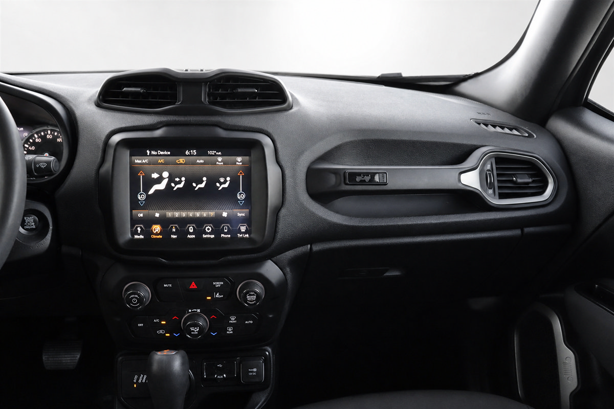 Used 2021 Jeep Renegade Latitude AWD/4WD image 31