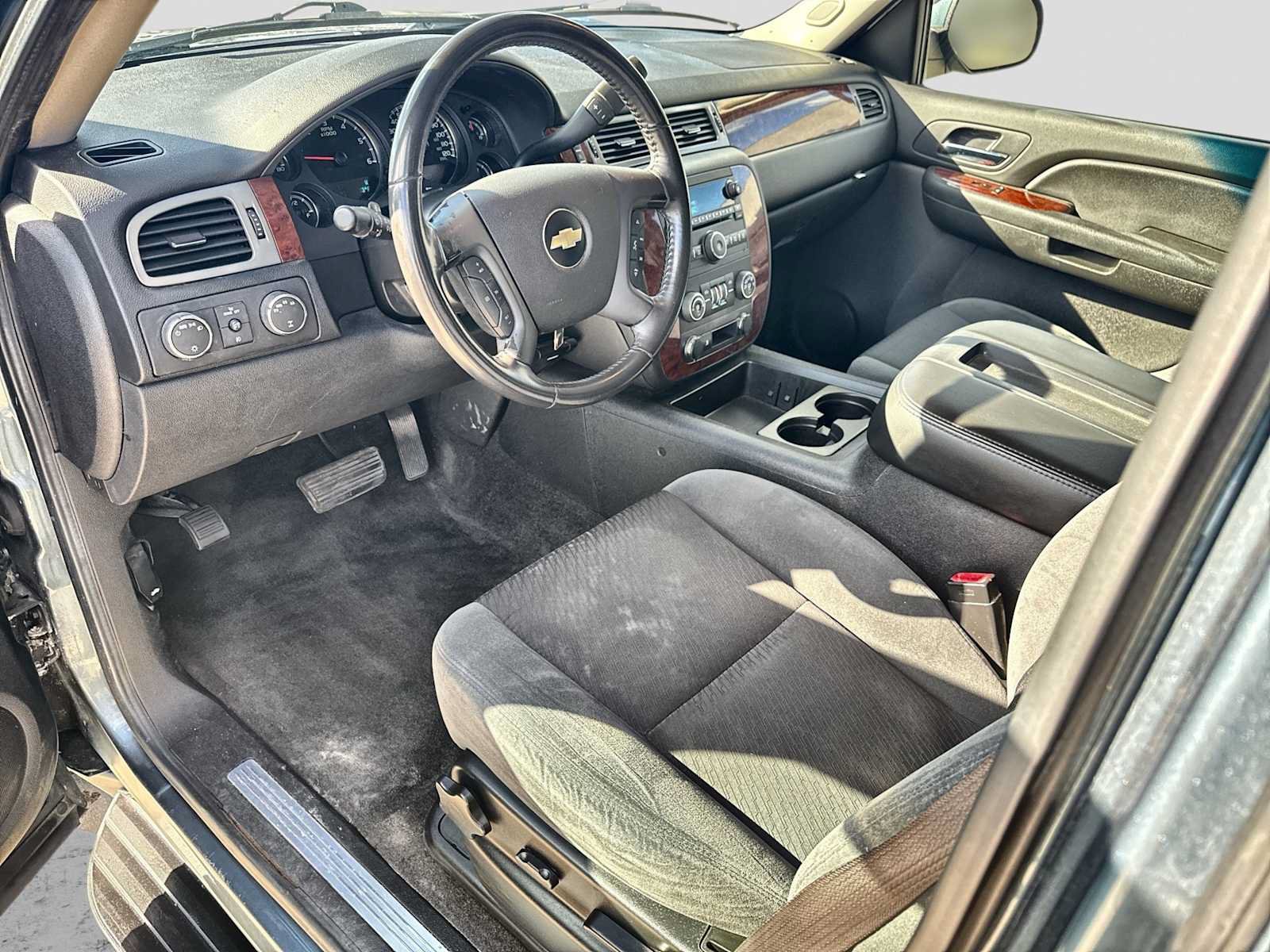 Used 2009 Chevrolet Avalanche LT AWD/4WD image 2