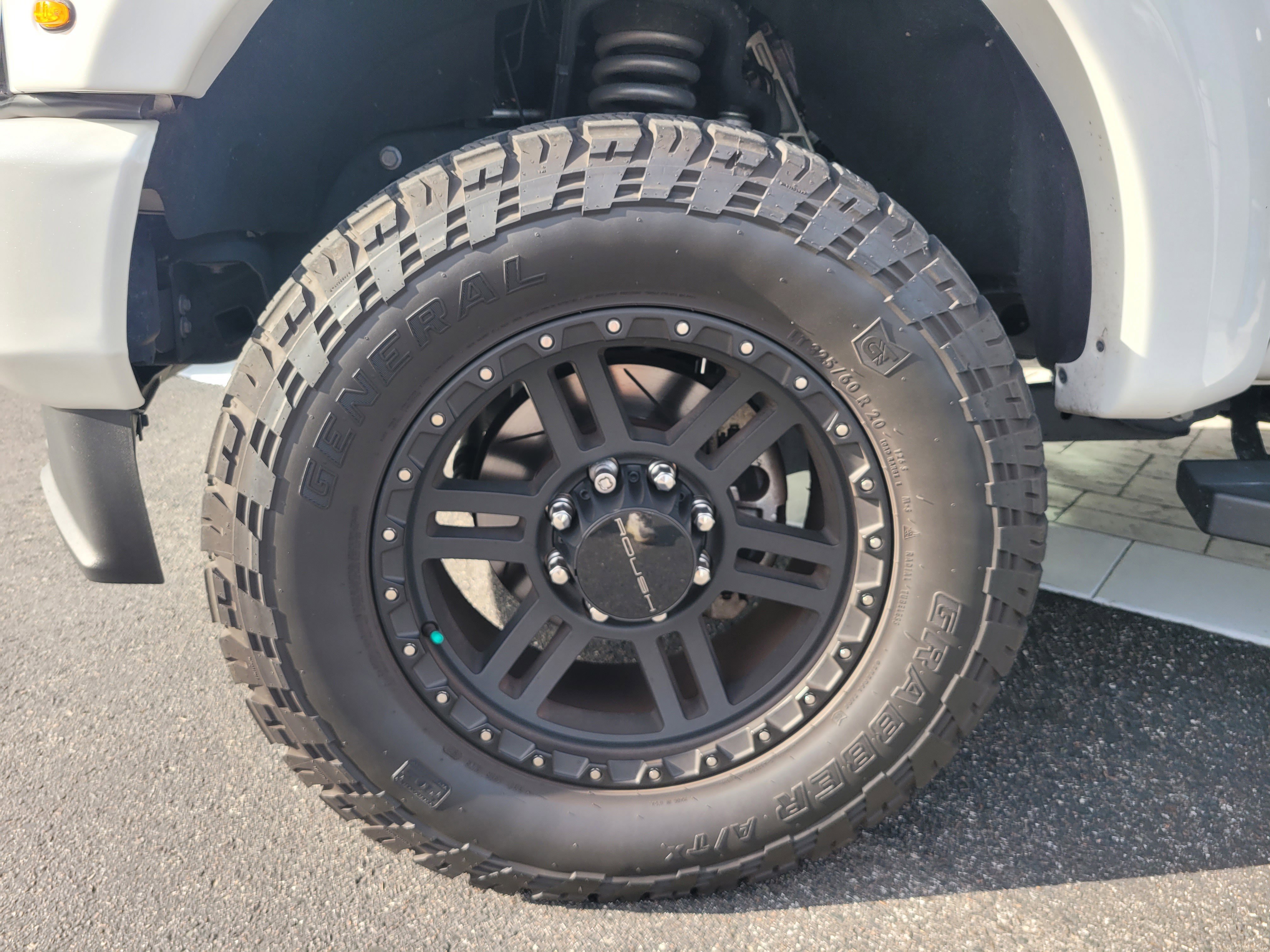 Used 2022 Ford F250 Lariat w/ Black Appearance Package image 9