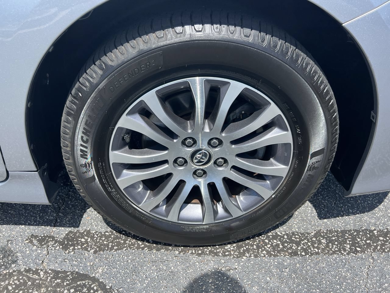 Used 2018 Toyota Sienna XLE FWD image 13
