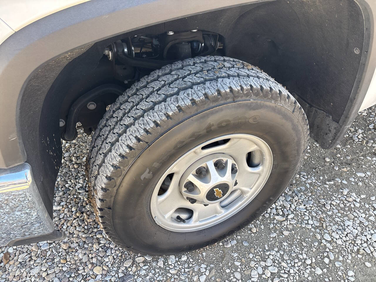 Used 2025 Chevrolet Silverado 2500 W/T RWD image 2