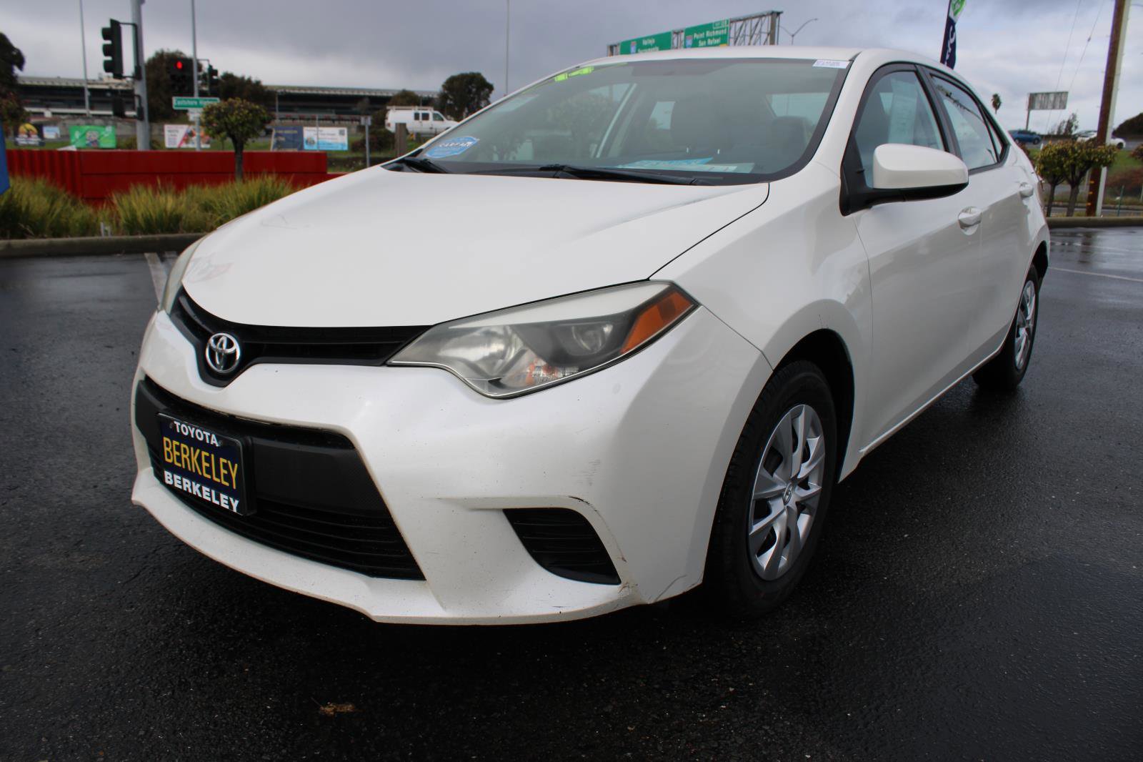 Used 2014 Toyota Corolla LE image 4