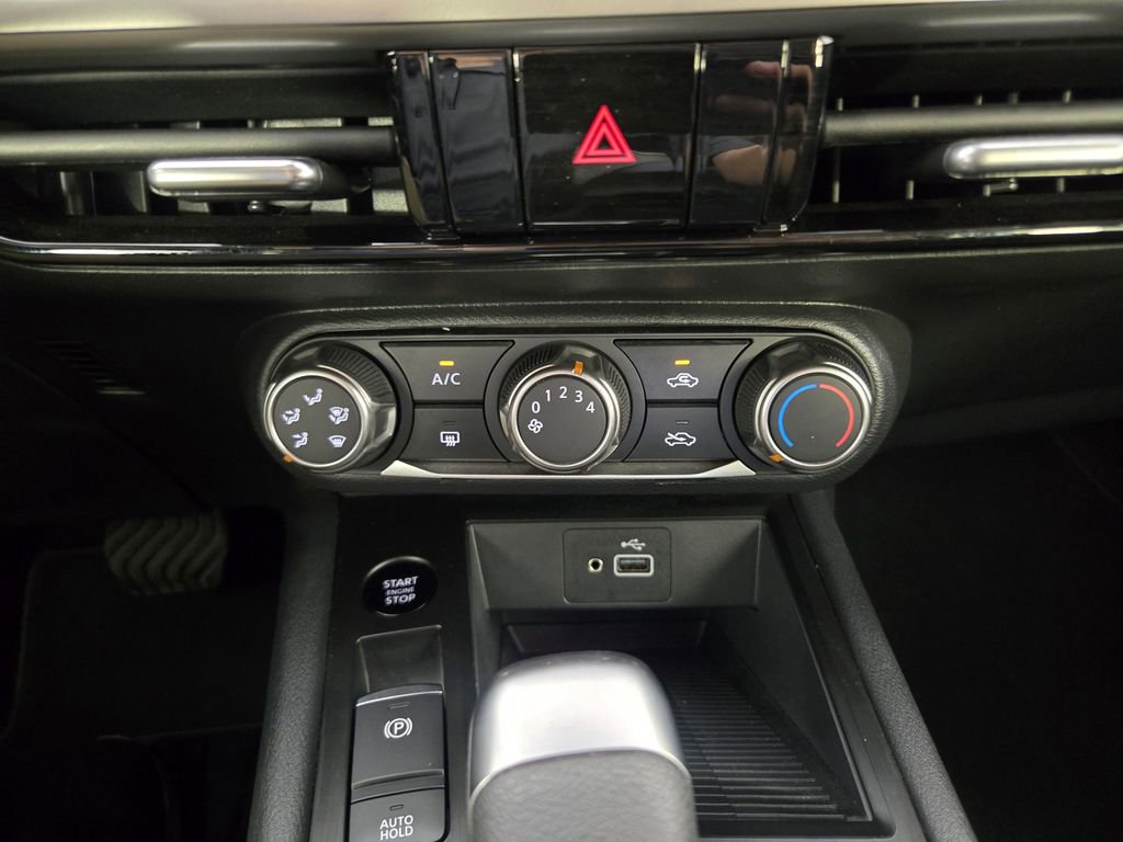 Used 2025 Nissan Kicks S image 19