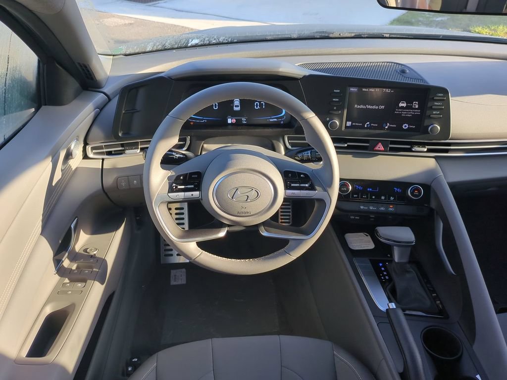 New 2026 Hyundai Elantra Sport FWD image 17