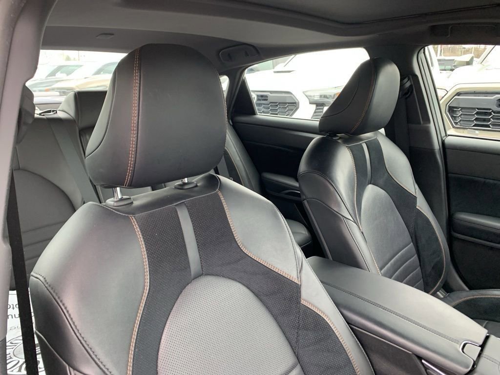 Used 2019 Toyota Avalon XSE image 18