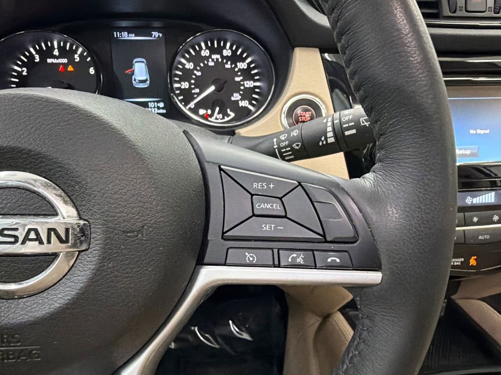 Used 2017 Nissan Rogue SL w/ SL Premium Package FWD image 29