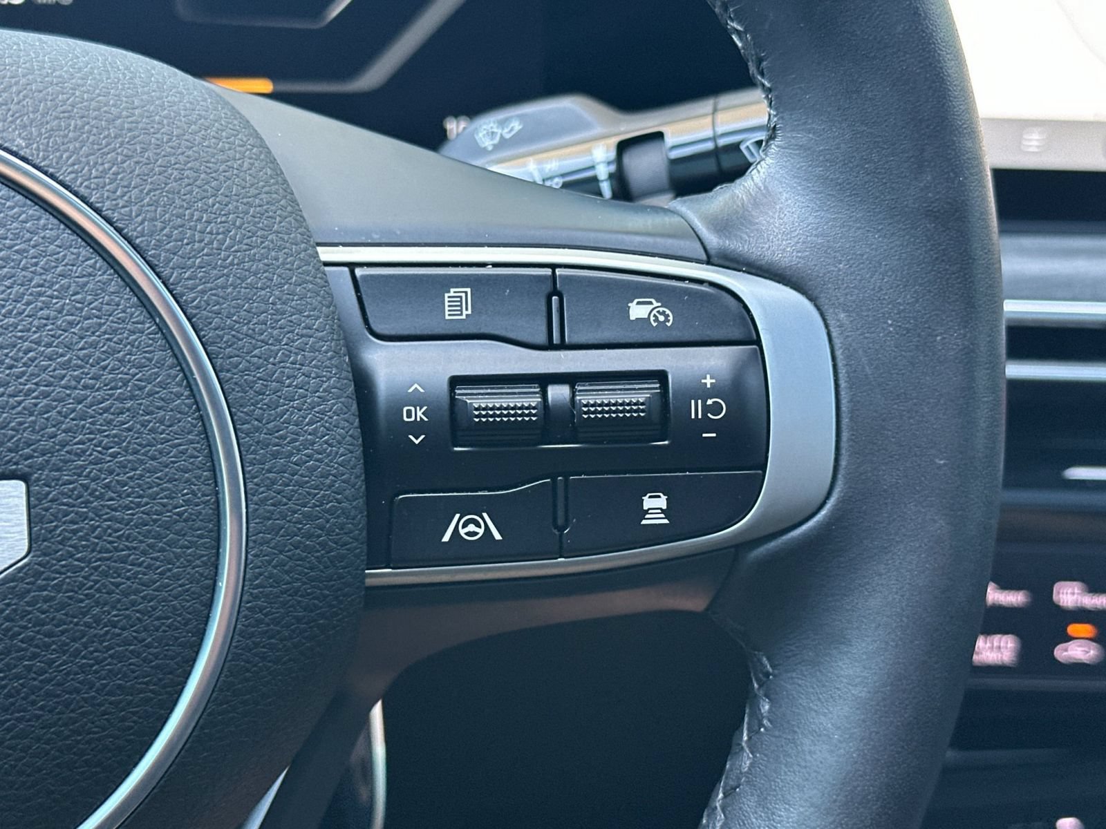 Used 2025 Kia K5 EX FWD image 28
