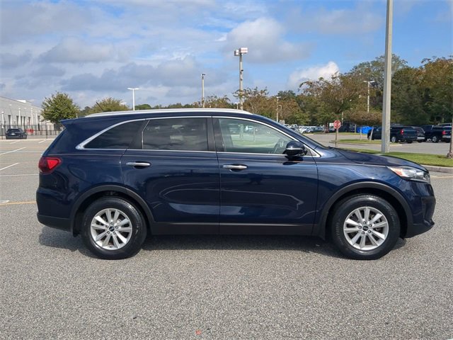 Used 2020 Kia Sorento LX w/ LX I4 Convenience Package image 3