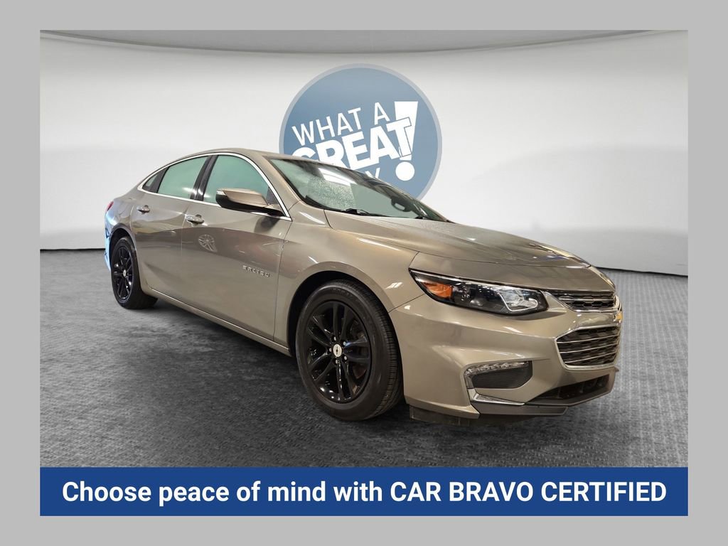 Used 2017 Chevrolet Malibu LT FWD image 1