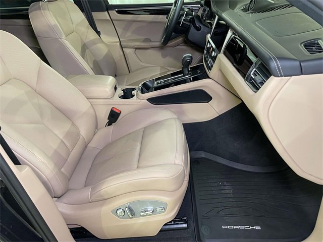Used 2025 Porsche Macan image 23