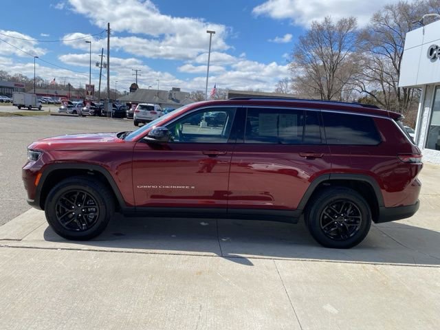 Used 2022 Jeep Grand Cherokee L Laredo w/ Luxury Tech Group I AWD/4WD image 11