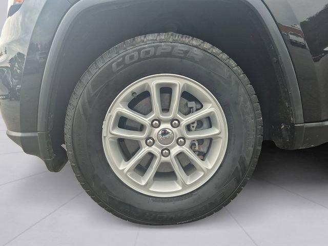 Used 2018 Jeep Grand Cherokee Laredo image 9