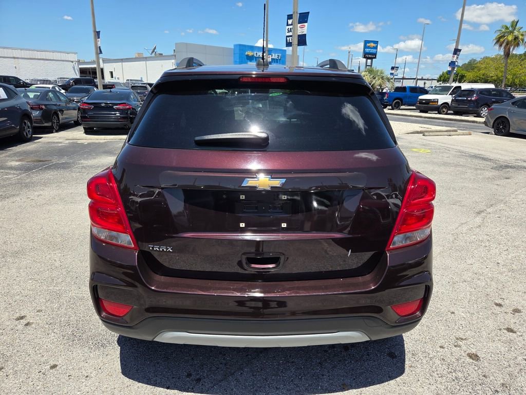 Certified 2021 Chevrolet Trax LT w/ LT Convenience Package FWD image 12