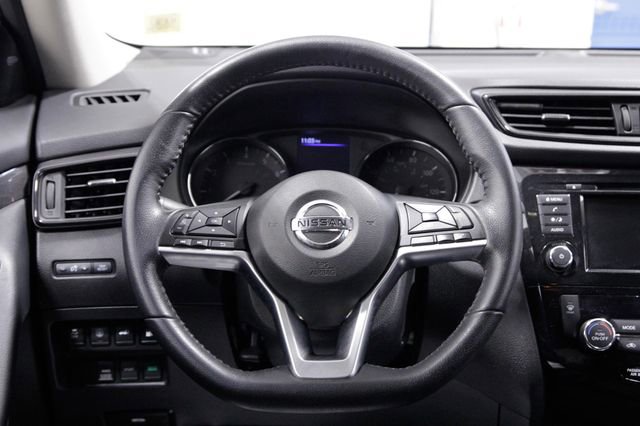 Used 2020 Nissan Rogue SV image 14