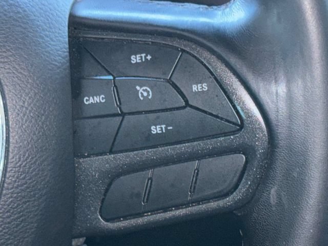 Used 2021 Dodge Charger SXT w/ Blacktop Package RWD image 15
