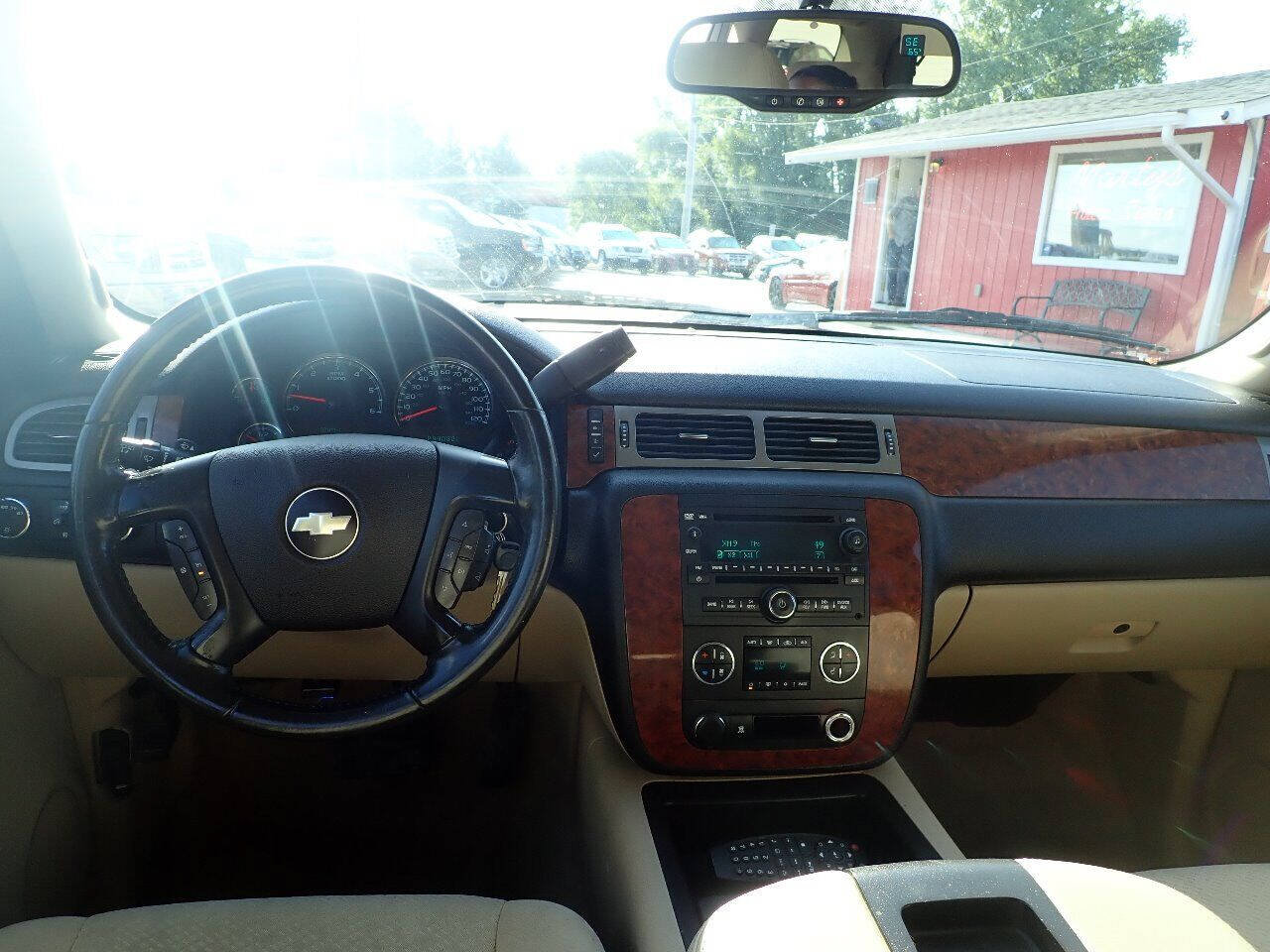 Used 2008 Chevrolet Suburban LT AWD/4WD image 13